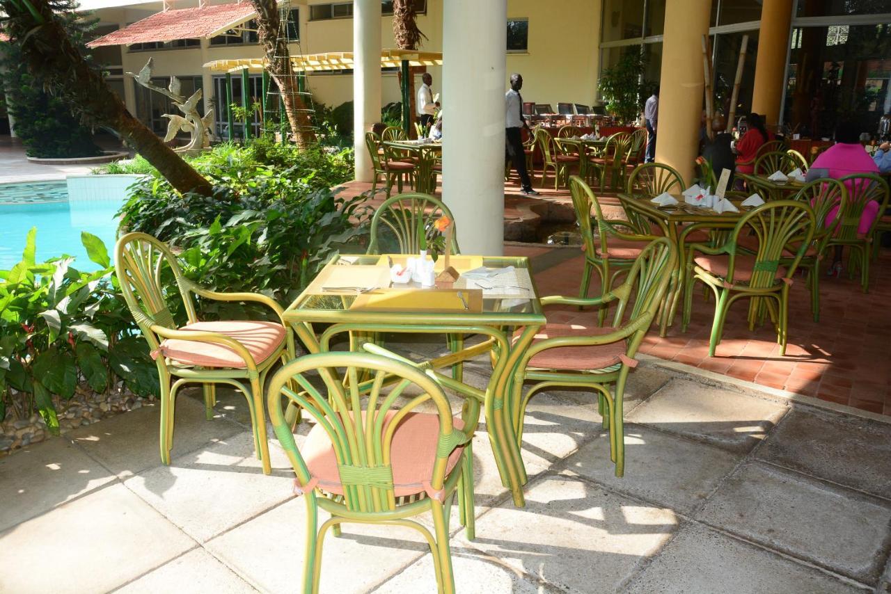 Golf Course Hotel Kampala Bagian luar foto