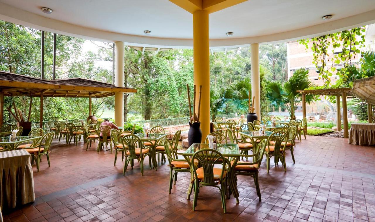 Golf Course Hotel Kampala Bagian luar foto