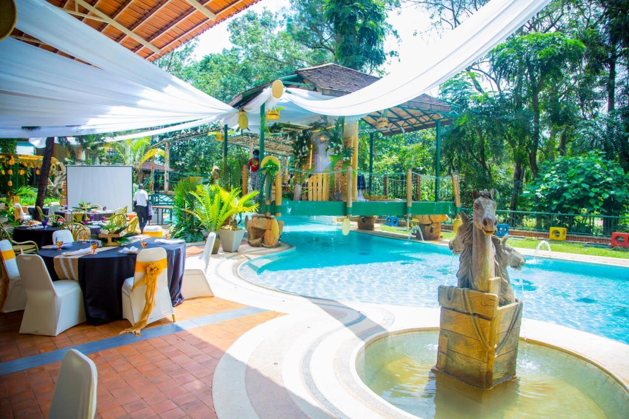 Golf Course Hotel Kampala Bagian luar foto