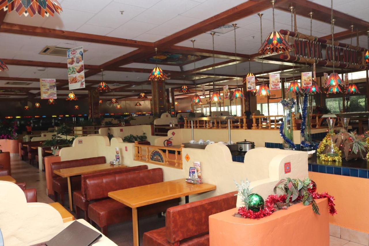 Golf Course Hotel Kampala Bagian luar foto