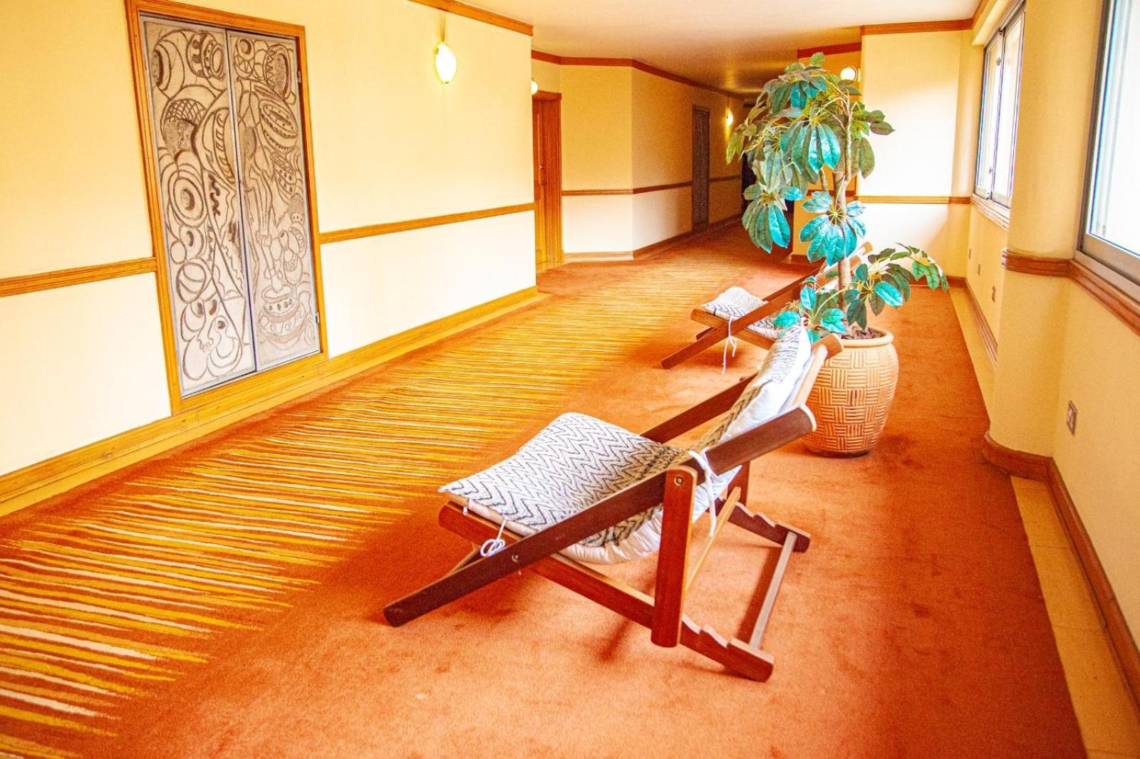 Golf Course Hotel Kampala Bagian luar foto