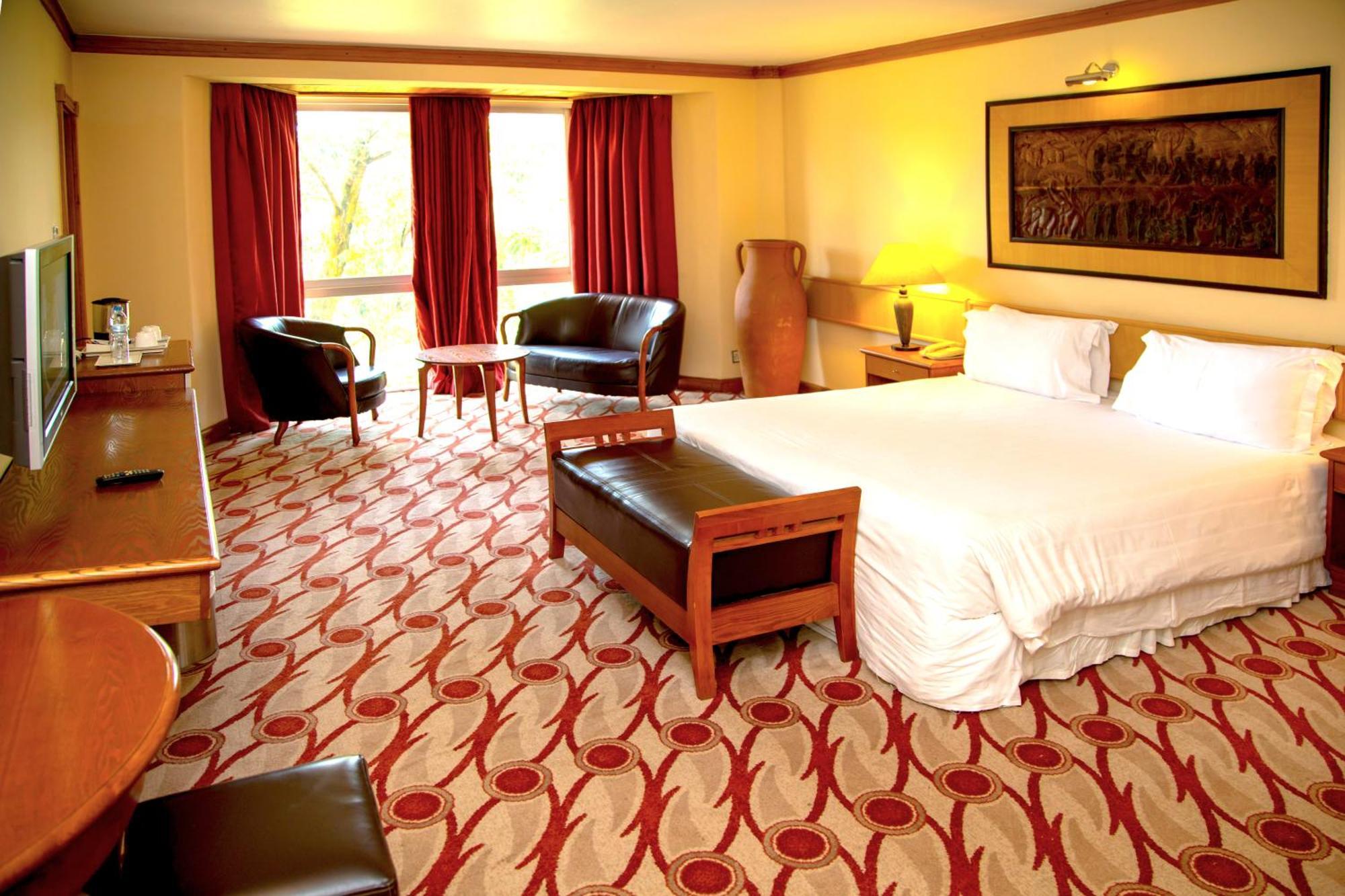 Golf Course Hotel Kampala Bagian luar foto