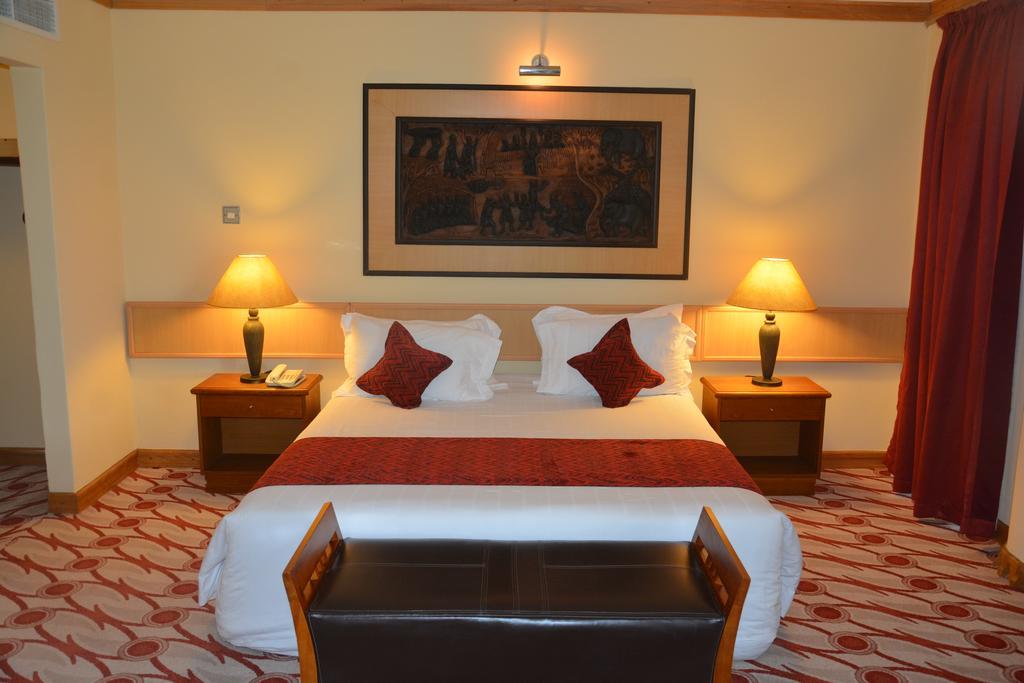 Golf Course Hotel Kampala Bagian luar foto